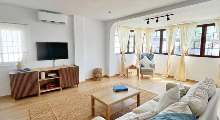 House with garden, private pool & terrace in Chiclana de la Frontera