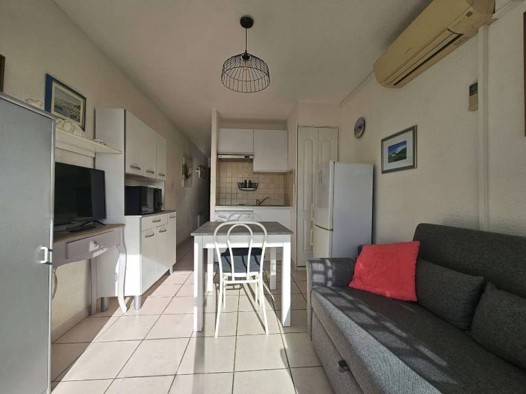 T1 Apartment with Air Conditioning in Balaruc-les-Bains — photo 5