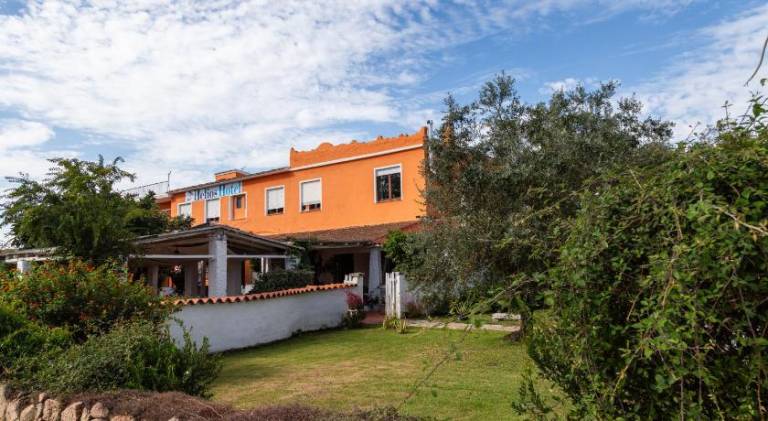 Helios Hotel in San Teodoro