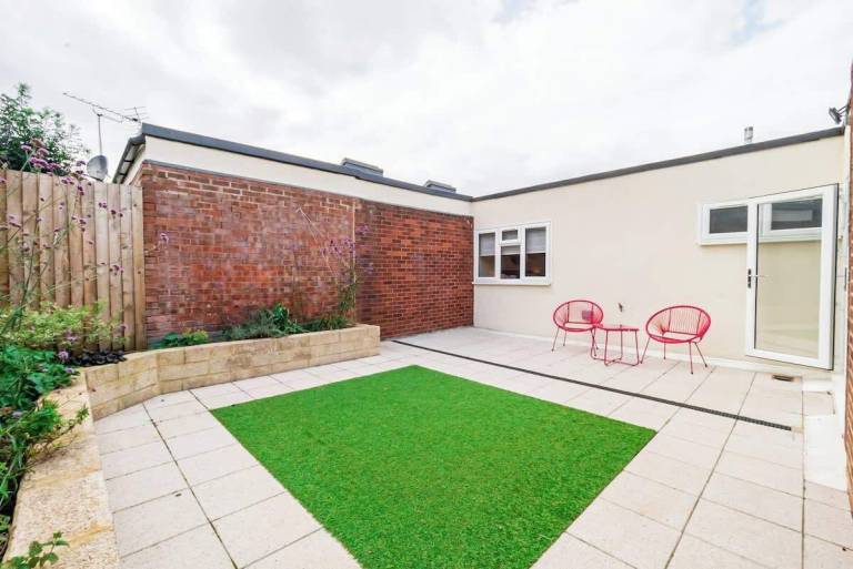 House  Greenford