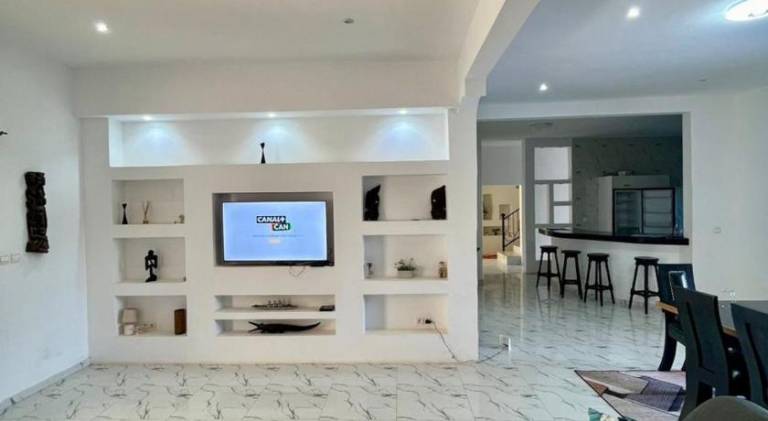 Villa with pool — photo 2