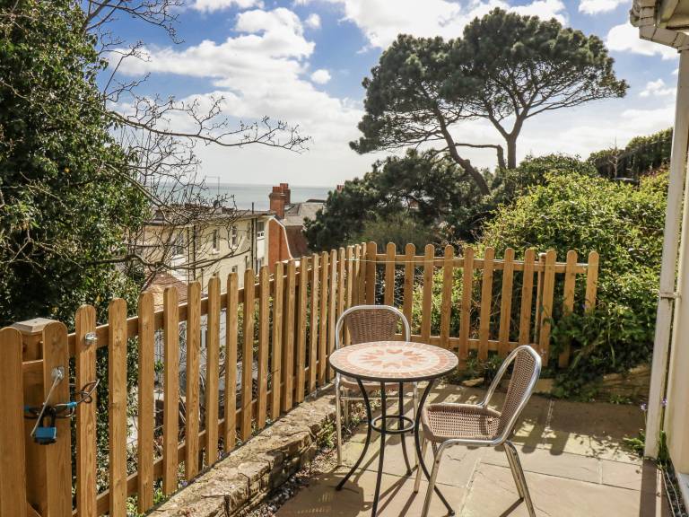 Cottage with garden | Beach view — photo 2