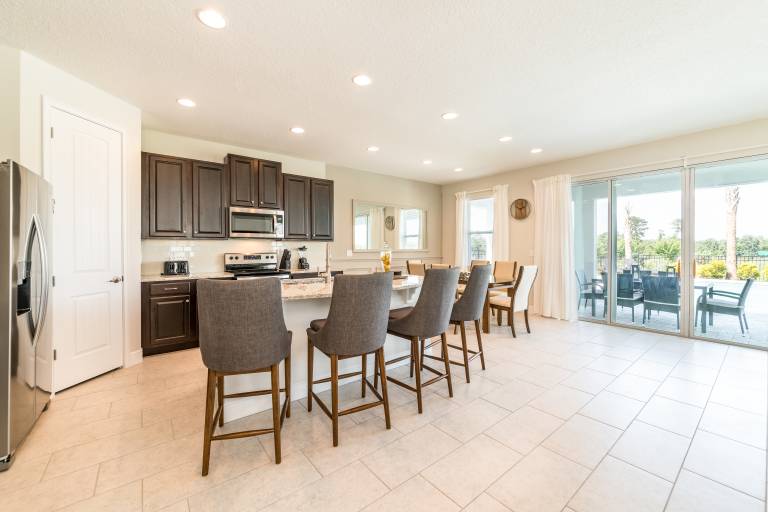 Family-friendly house with private pool & hot tub | Pets allowed — photo 4
