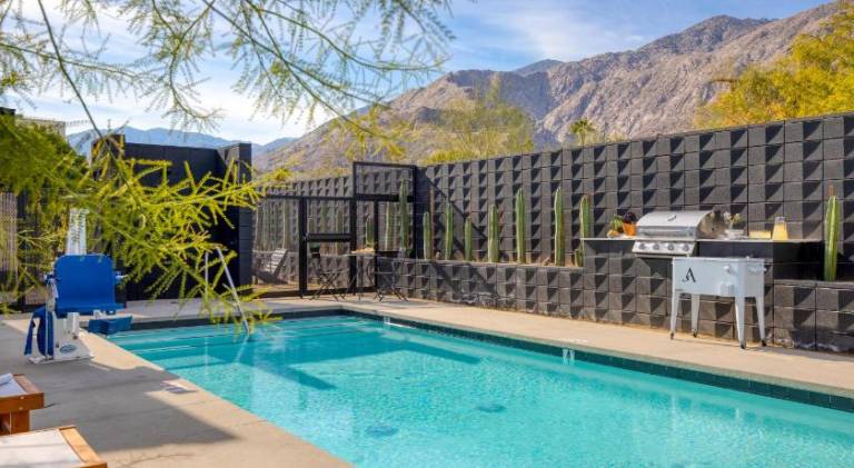 Blackhaus A1 by AvantStay Modern Room Pool — photo 5