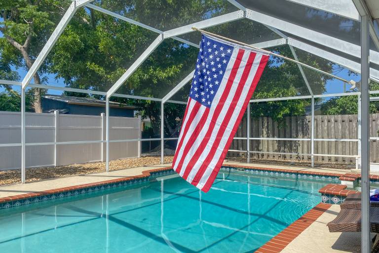 1 Mi to Beach Nokomis Home w Private Pool