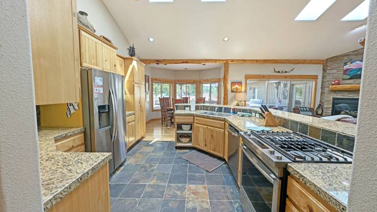 House with pool & hot tub — photo 3