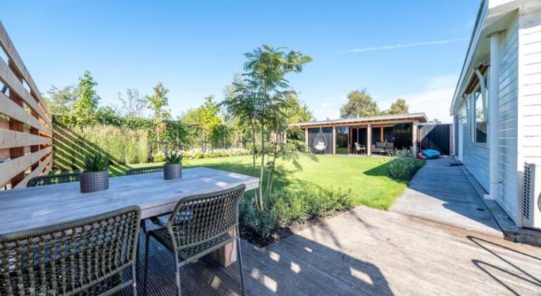 New- Private Cosy Houseboat, on a lake near Amsterdam in Utrecht