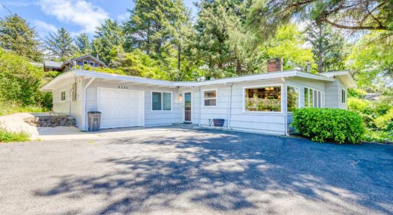 Ample house | Beach nearby | Pets are welcome in Tillamook, OR
