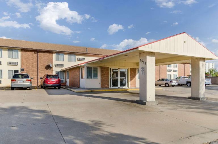 Econo Lodge Emporia in Emporia, KS