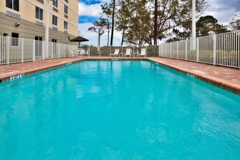 Holiday Inn Express Hotel & Suites Palm Bay By IHG — photo 5