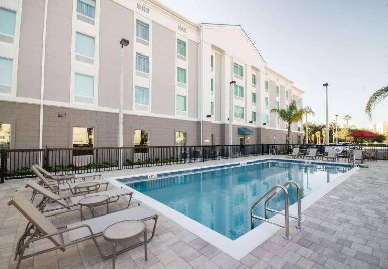 Hampton Inn & Suites Orlando at Seaworld — photo 2
