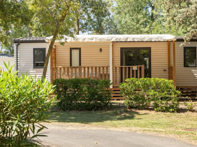 Child-friendly mobile home with heated pool & patio | Close to the beach | Pets are welcome — photo 4