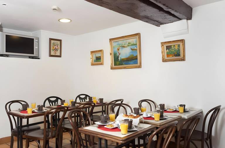 Hotel Petit Bastille in Charenton-le-Pont