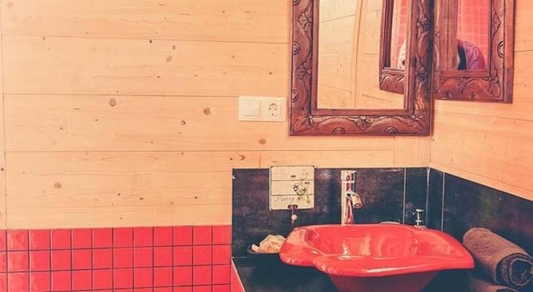 House with pool — photo 4