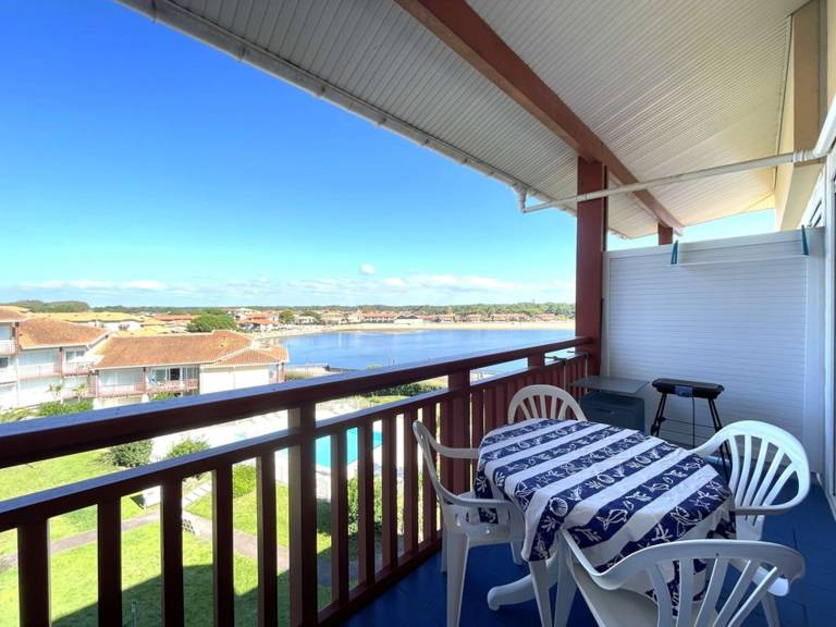 Holiday apartment with pool & BBQ | Lake view | Next to the beach | Pet-friendly in Dax