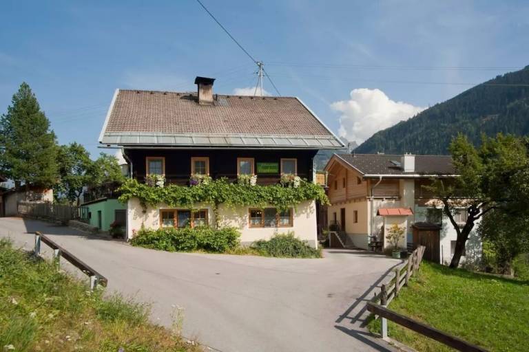 Accommodation  Lamnitz