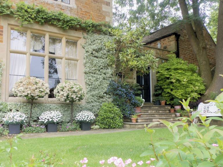 Cottage Corby