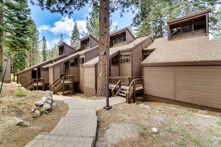 1 Mi to Northstar Skiing: Cozy Pet-Friendly Condo! — photo 3