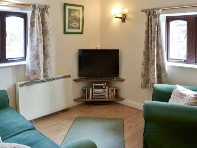 Cottage with garden, jacuzzi & sauna | River view in Launceston