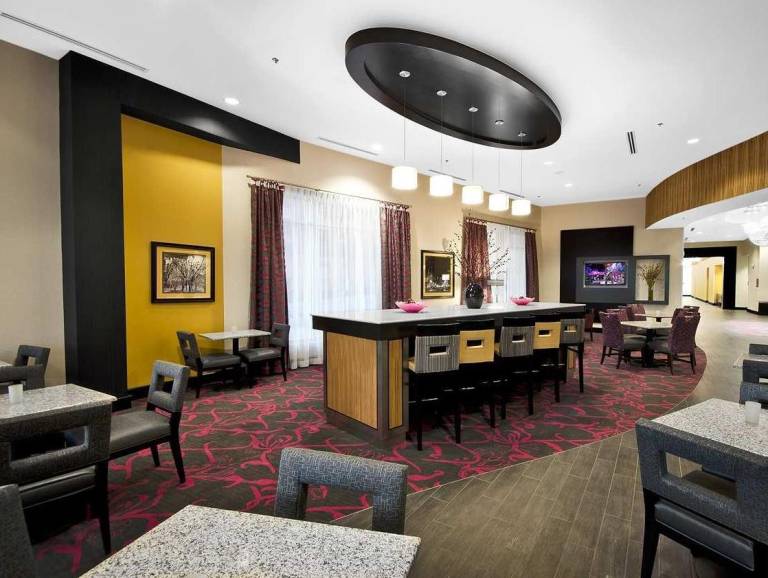 Hampton Inn & Suites Raleigh Downtown — photo 3