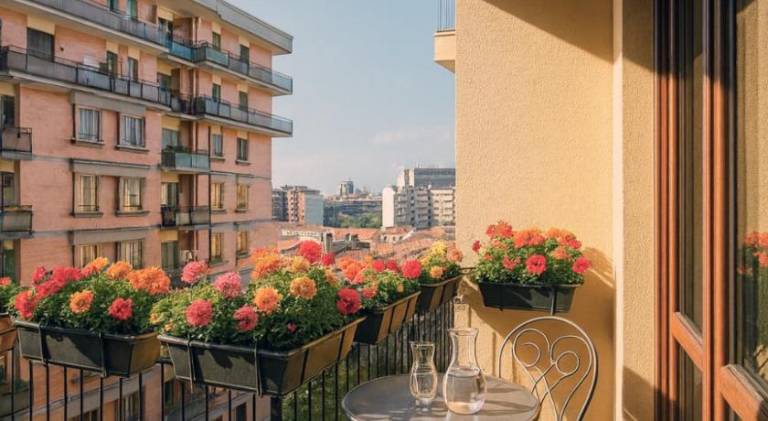Serviced apartment with patio — photo 3