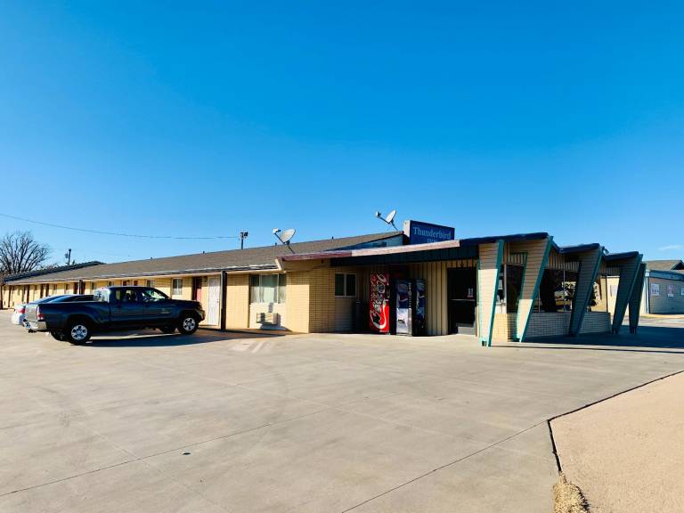 Thunderbird Inn — photo 4
