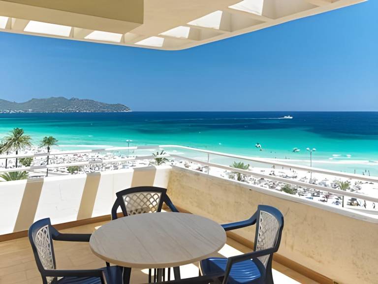 Serviced apartment with pool, garden & terrace | Next to the beach | Dogs allowed — photo 5