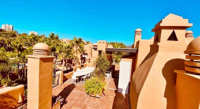Luxury 4 BD Penthouse with Private Pool by Hostlovers — photo 5