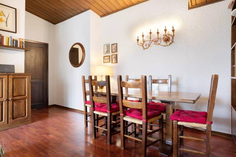 Rental apartment with patio — photo 4