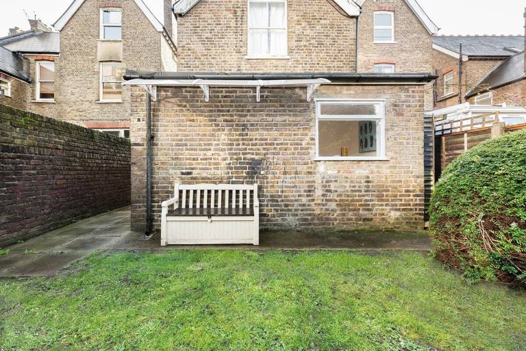 Child-friendly lovely apartment with yard, barbeque & fast internet | Pet-friendly — photo 2