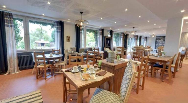 Logis Hotel Maison Carree Restaurant O Carre dArt — photo 4