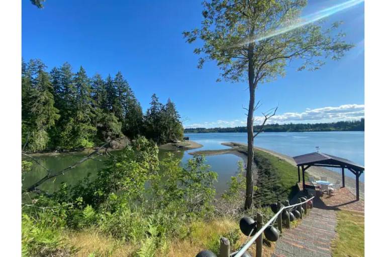 House Anderson Island