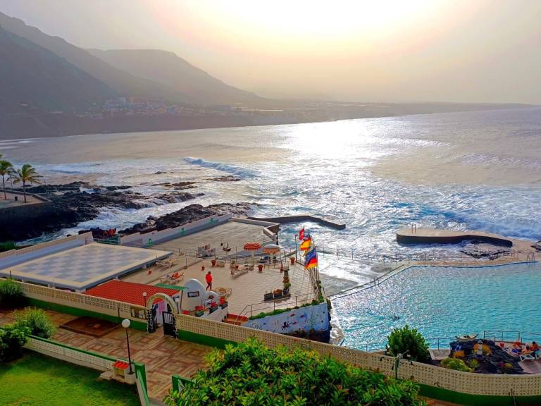 Ferienwohnung mit Pool in Punta del Hidalgo, Teneriffa f&uuml;r max. 2 Personen