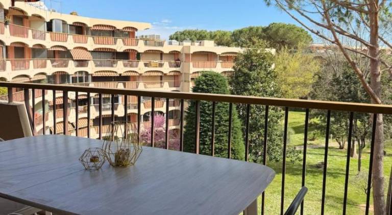 Fully equipped nice apartment with private pool & patio | Pet-friendly — photo 4