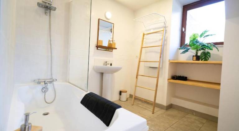Rental apartment with 2 rooms for 4 persons — photo 4