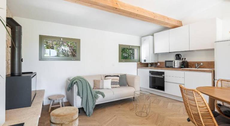 Beautiful vacation home with terrace & yard | Perfect for remote work | Pets are welcome — photo 3