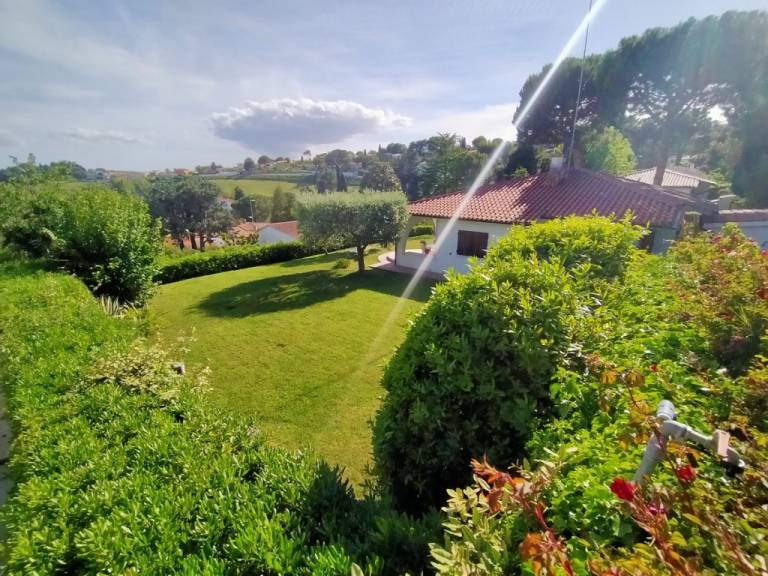 Villa with private pool & yard — photo 5