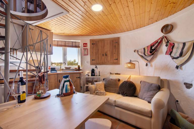 Family-friendly beautiful vacation home with fast internet, yard & private pool | Mountain view | Good for workation | Pet-friendly — photo 5