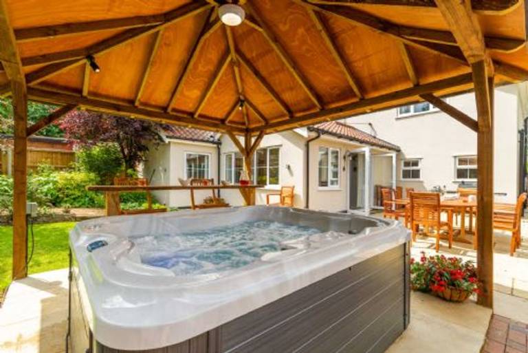Host Stay Woodside House