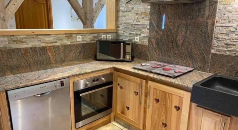 Chalet with jacuzzi — photo 4