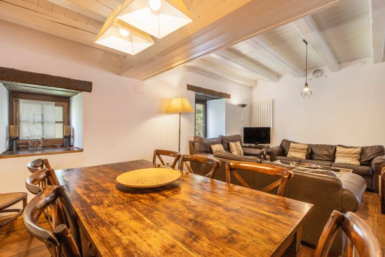 Chalet 'Casa Aranesa En Centro De Arties' with Mountain View, Private Garden and Wi-Fi — photo 3