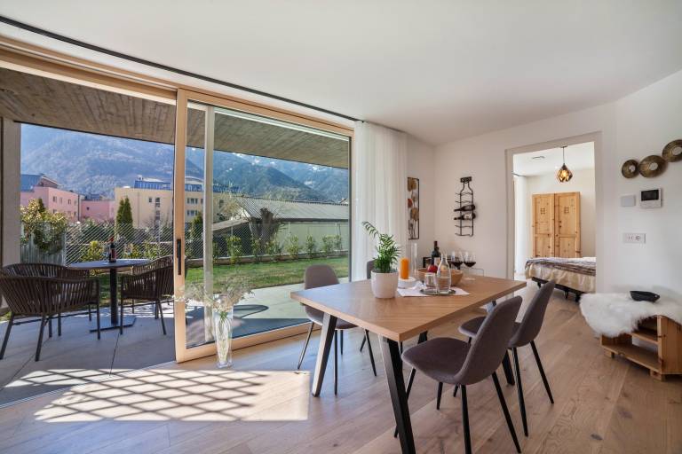 Adler Living Garden Apartment with Mountain View, Private Garden & Wi-Fi — photo 4