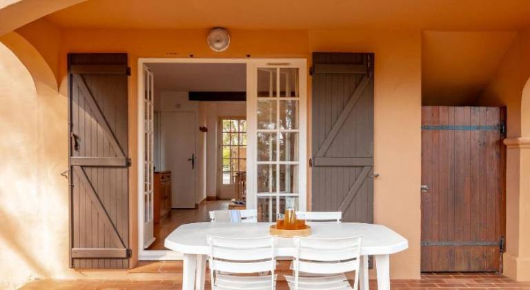 Serviced apartment with pool — photo 5