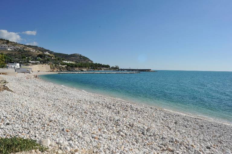 Holiday apartment with garden, barbeque & patio | Beach view — photo 5