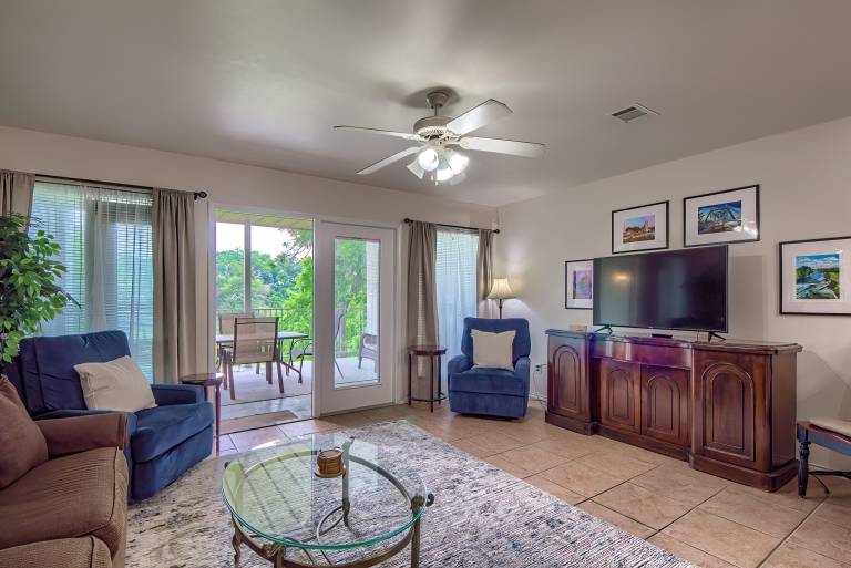 Condo with barbecue, pool & hot tub in New Braunfels, TX