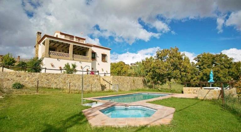 Fully equipped big villa with yard, private pool & barbeque | Pets allowed in Ronda