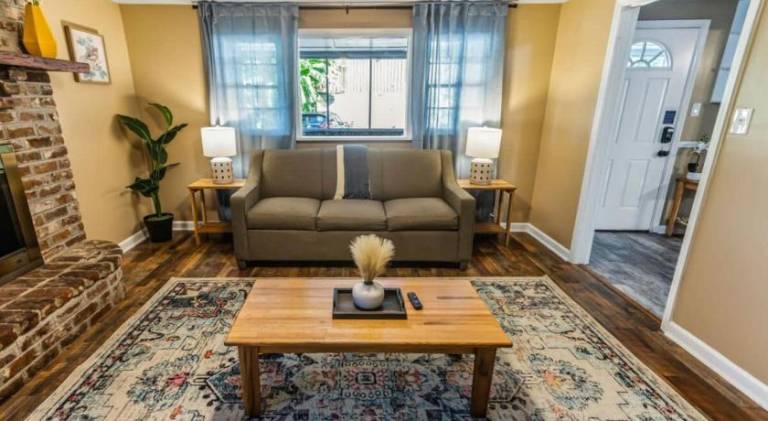 Charming vacation home | Pets are welcome in Savannah, GA