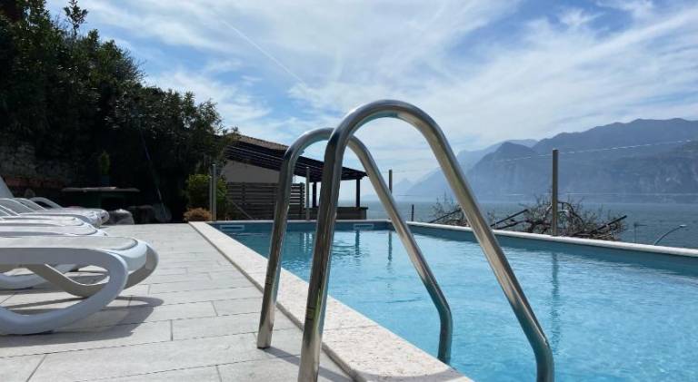 Serviced apartment with BBQ, private pool & garden | Next to the beach | Good for workation | Pets are welcome — photo 5