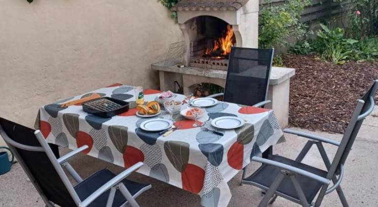 Nice house, garden and BBQ 3km from the beach / Jolie maison, jardin et BBQ a 3 km de la plage — photo 5