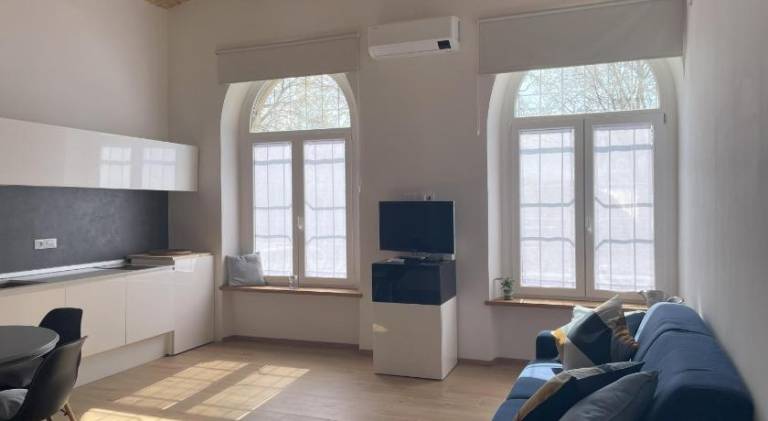 House with 2 rooms for 5 persons in Trieste